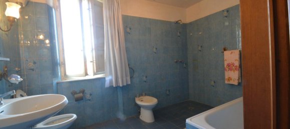 4 bedrooms House in Capannori, Italy No. 300519 14