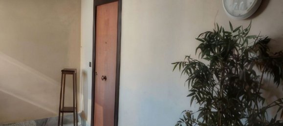 5 rooms Apartment in Villaricca, Italy No. 12466 4