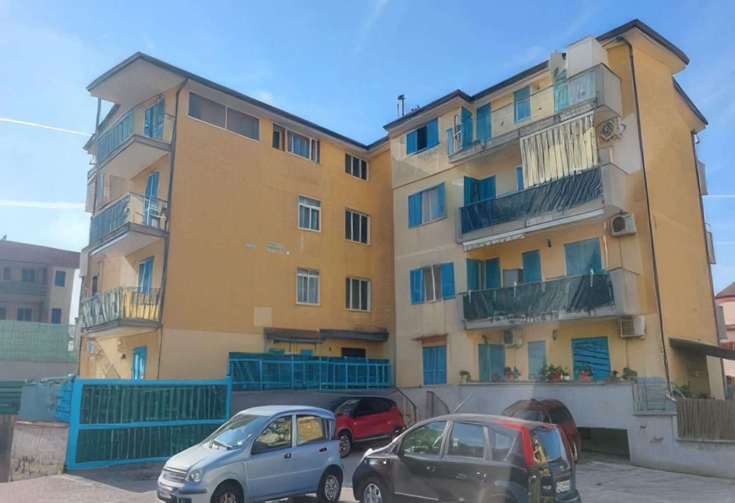 5 rooms Apartment in Villaricca, Italy No. 12466