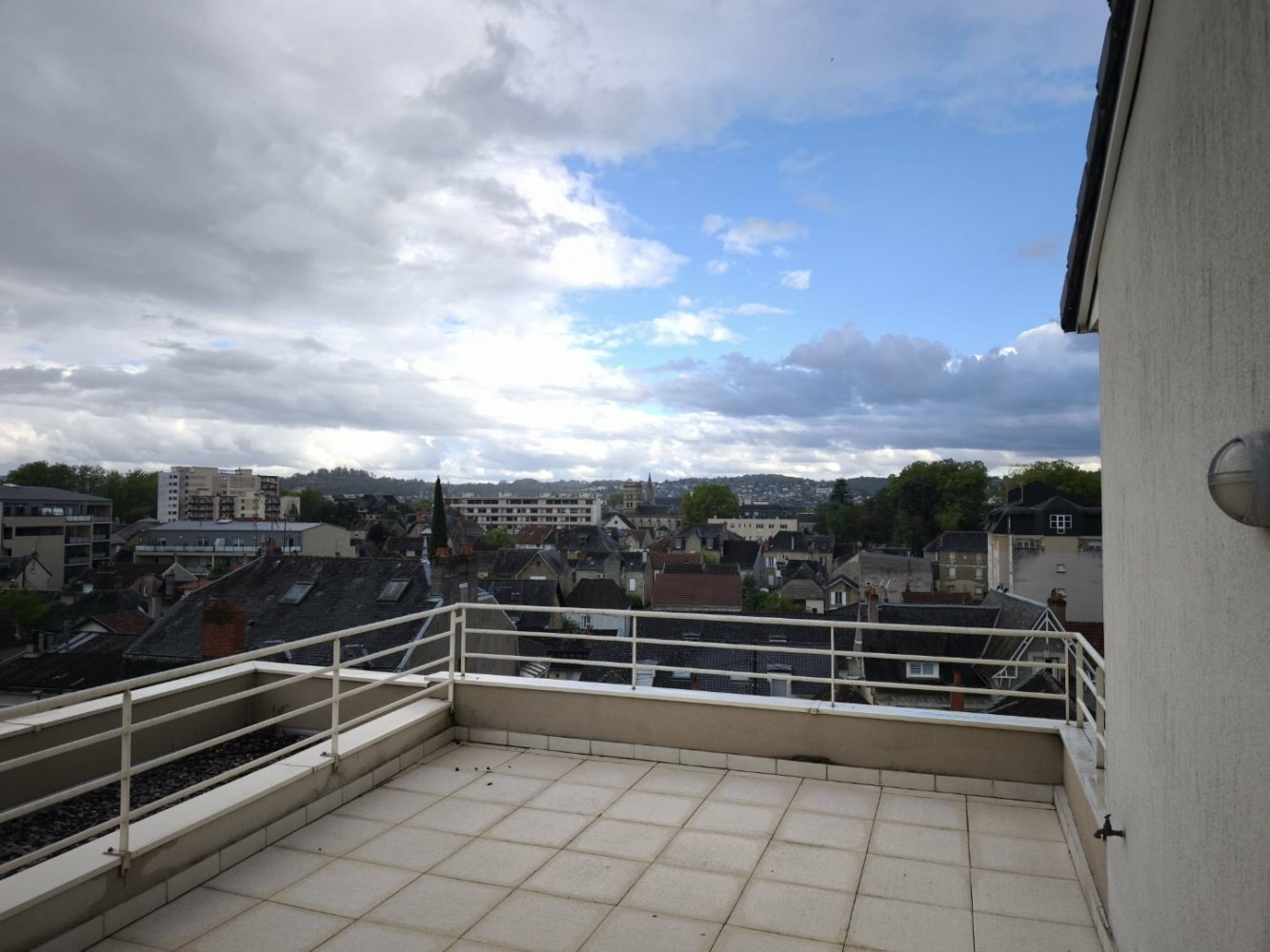 3 bedrooms Apartment in Brive-la-Gaillarde, France No. 355072