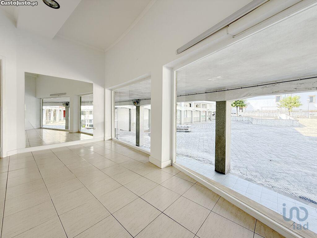 34m² Office in Oliveira do Bairro, Portugal No. 311478