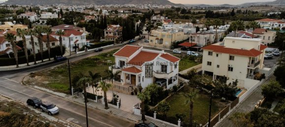 4 bedrooms Villa in Larnaka, Cyprus No. 3481 7