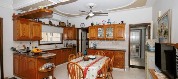 4 bedrooms Villa in Larnaka, Cyprus No. 3481 26