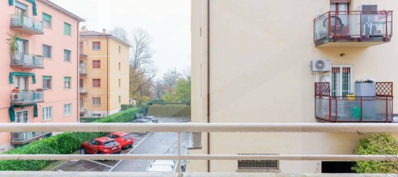 3 rooms Apartment in Bologna, Italy No. 21085 11