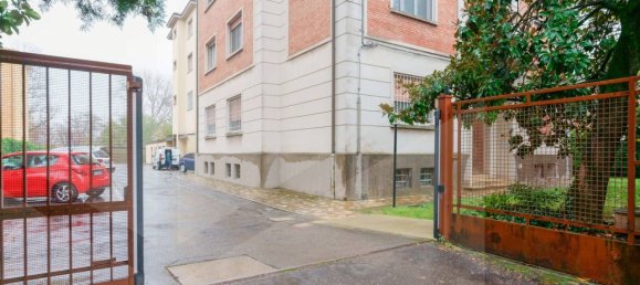 3 rooms Apartment in Bologna, Italy No. 21085 32