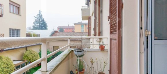 3 rooms Apartment in Bologna, Italy No. 21085 14