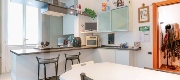 3 rooms Apartment in Bologna, Italy No. 21085 4