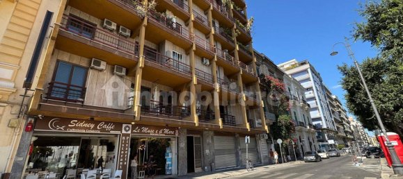 Квартира с 2 спальнями в Бари, Италия № 278656 37