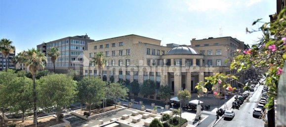 Квартира с 2 спальнями в Бари, Италия № 278656 24