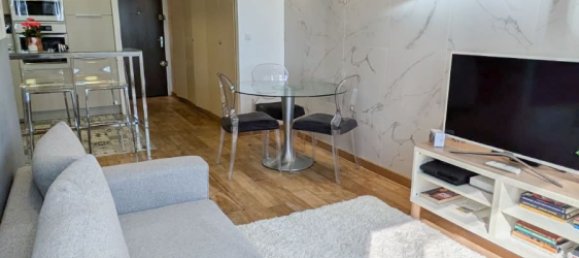1 bedroom Apartment in Courbevoie, France No. 133582 2