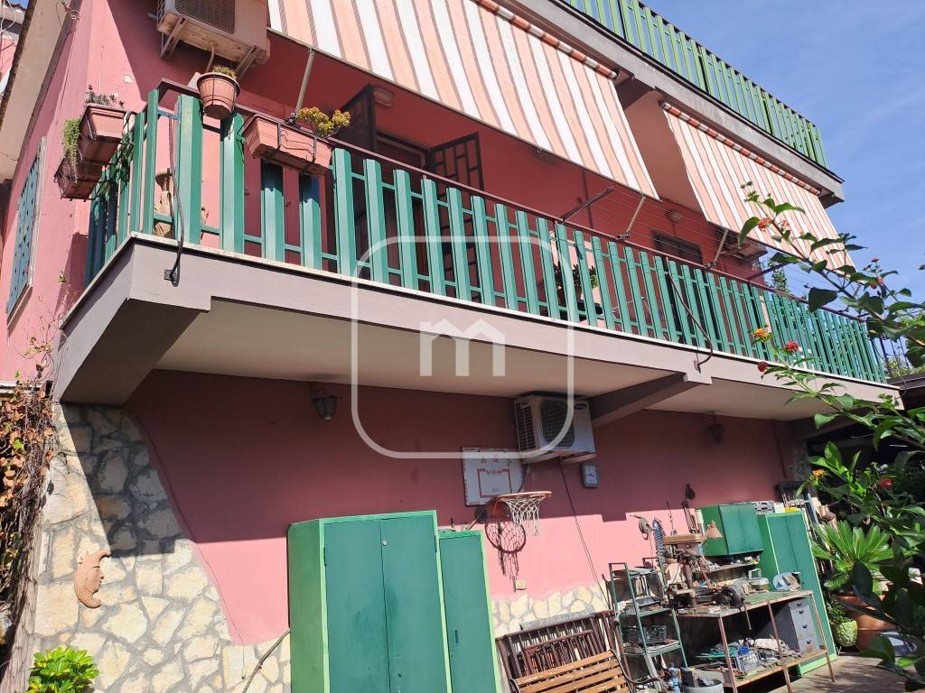 3 bedrooms Villa in Rome, Italy No. 343410