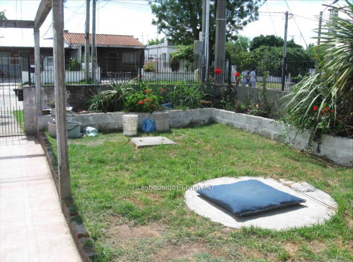 2 bedrooms House in Montevideo, Uruguay No. 9454