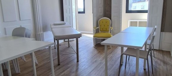 537m² Building in Porto, Portugal No. 142179 3