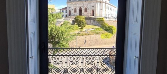 537m² Building in Porto, Portugal No. 142179 4