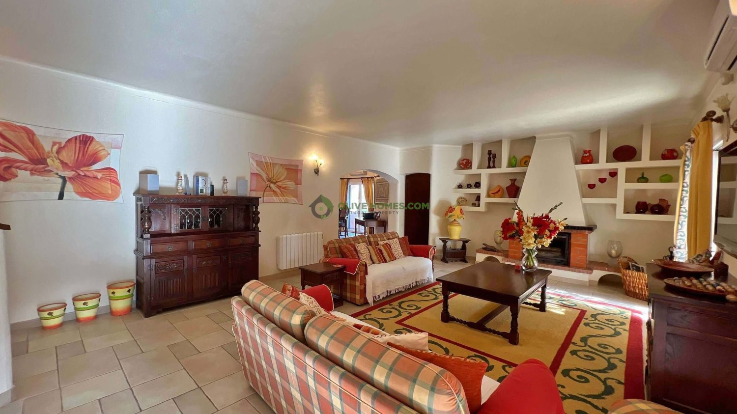 Вилла с 4 спальнями в Картейра, Португалия № 103634