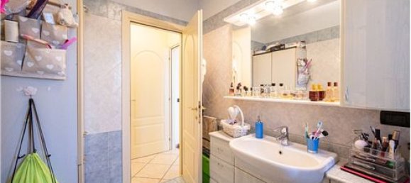 3 bedrooms House in Poviglio, Italy No. 289475 11