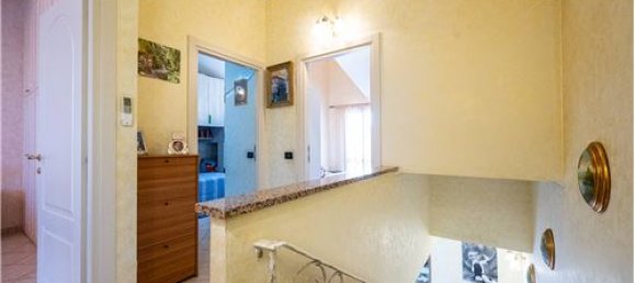 3 bedrooms House in Poviglio, Italy No. 289475 12