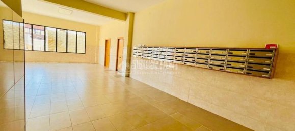 2 bedrooms Apartment in Ciutat Vella, Spain No. 155600 3