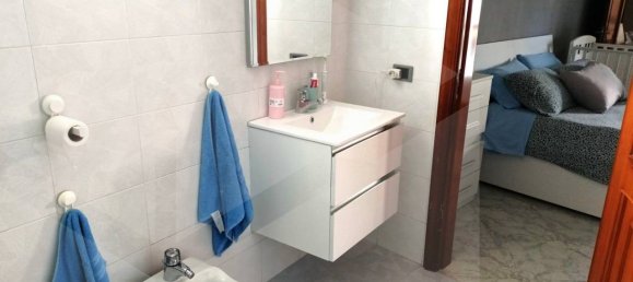 4 rooms Apartment in Bari, Italy No. 33863 6