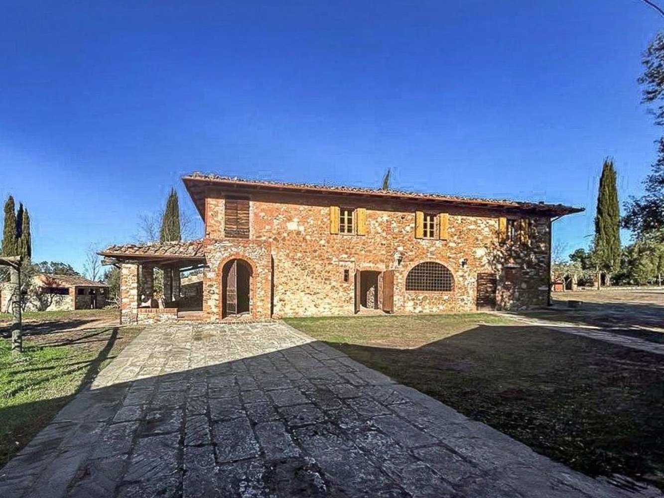 16 rooms House in Asciano, Italy No. 133010