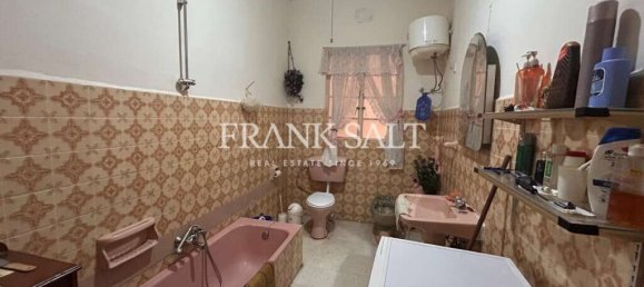 3 bedrooms Apartment in Gzira, Malta No. 2715 3