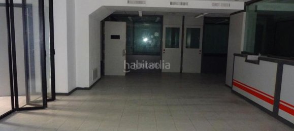 300m² Commercial property in Mataro, Spain No. 39561 11