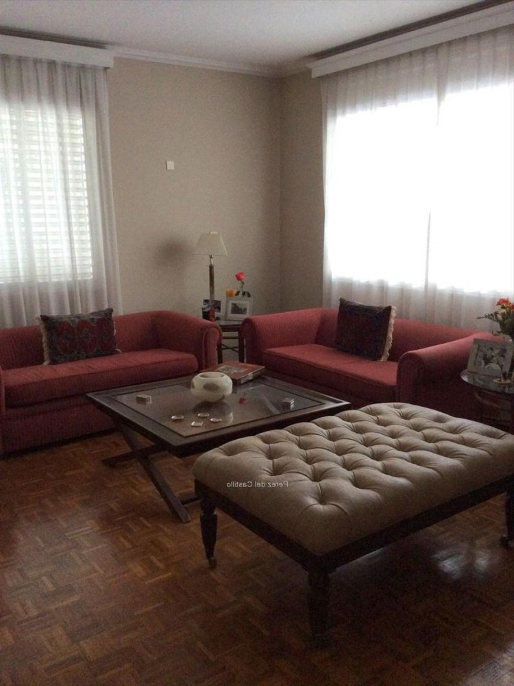 Apartamento de 3 dormitorios en Montevideo, Uruguay No. 3230