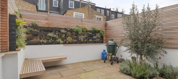 4 bedrooms House in London, United Kingdom No. 6985 4