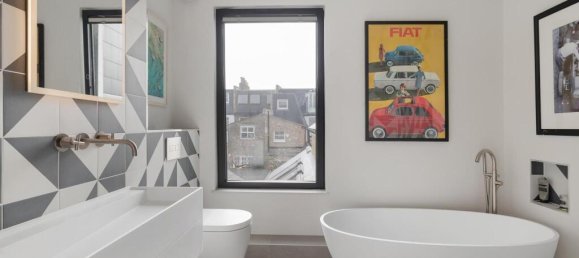 4 bedrooms House in London, United Kingdom No. 6985 12