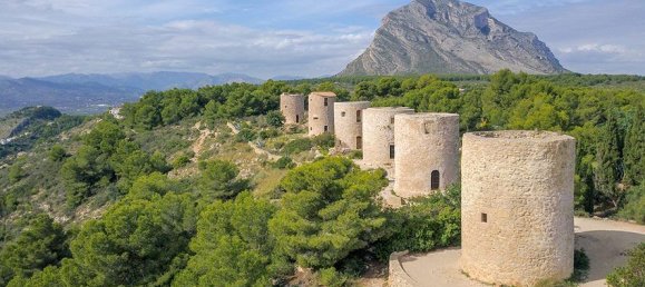 Casa de 4 dormitorios en Alicante, Spain No. 66948 47