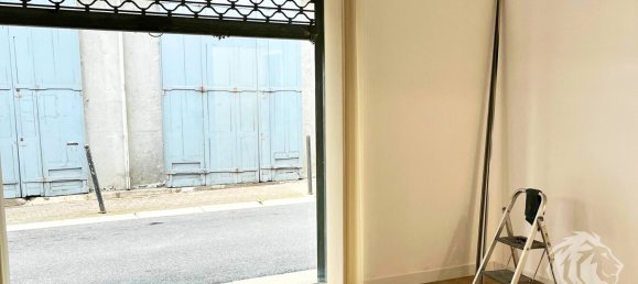 59m² Commercial property in Vinay, France No. 199445 7