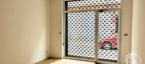 59m² Commercial property in Vinay, France No. 199445 3