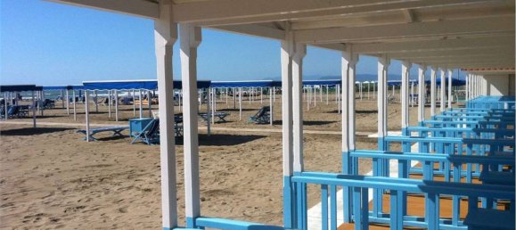 3 rooms Apartment in Forte dei Marmi, Italy No. 109789 7