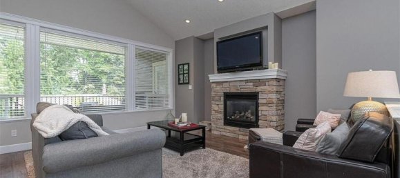 6 bedrooms House in British Columbia, Canada No. 1097 9