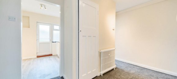 2 bedrooms Apartment in London, United Kingdom No. 7758 2