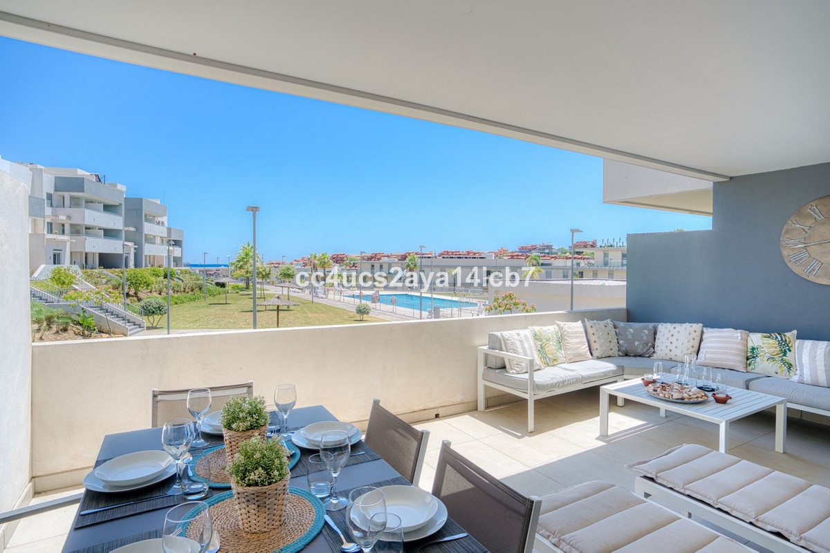 Apartamento de 2 dormitorios en Estepona, Spain No. 273463