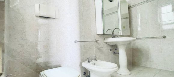 5 rooms Apartment in Pescara, Italy No. 20679 2