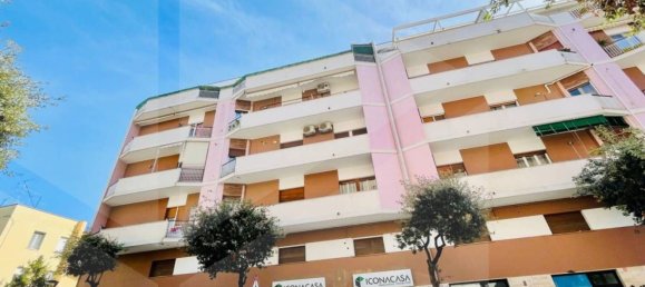5 rooms Apartment in Pescara, Italy No. 20679 18