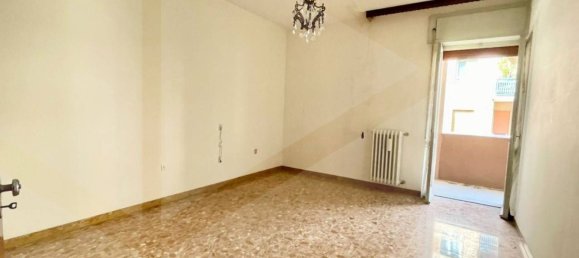 5 rooms Apartment in Pescara, Italy No. 20679 5
