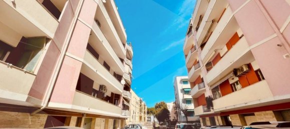 5 rooms Apartment in Pescara, Italy No. 20679 14