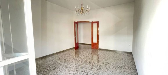 5 rooms Apartment in Pescara, Italy No. 20679 10