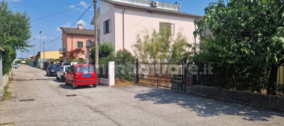 2 bedrooms Apartment in Verona, Italy No. 289523 4