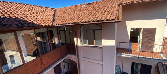 4 Schlafzimmer Wohnung in Marchirolo, Italy, Nr. 363521 11