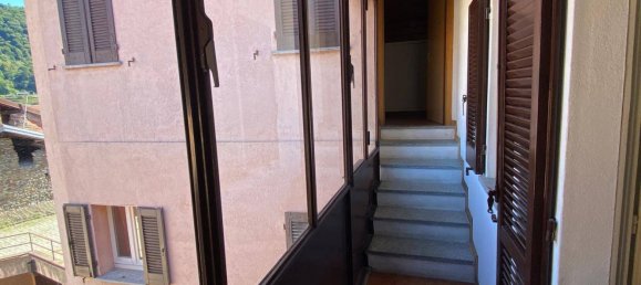 4 Schlafzimmer Wohnung in Marchirolo, Italy, Nr. 363521 7