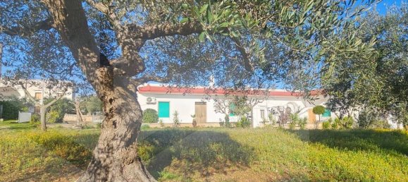 Вилла с 9 комнатами в Локоротондо, Италия № 18907 13