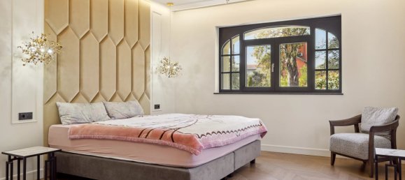 6 bedrooms Villa in Antibes, France No. 1450 10