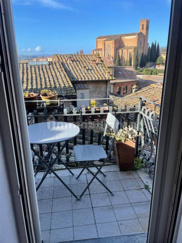 3 bedrooms Apartment in Siena, Italy No. 223959