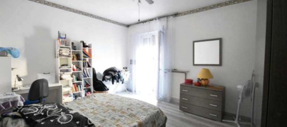 4 rooms Apartment in Piacenza, Italy No. 94698 12