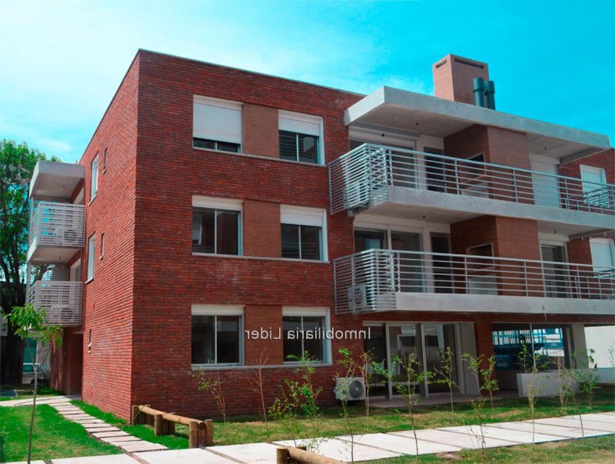 2 bedrooms Apartment in Montevideo, Uruguay No. 9047