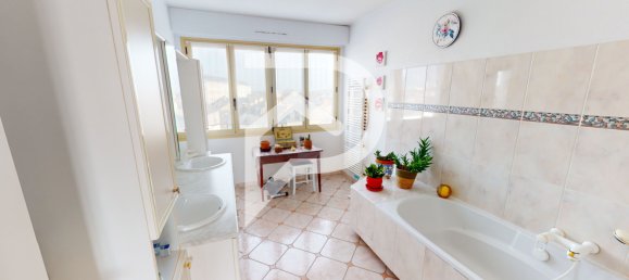 Apartamento de 3 dormitorios en Chateauroux, France No. 76643 16